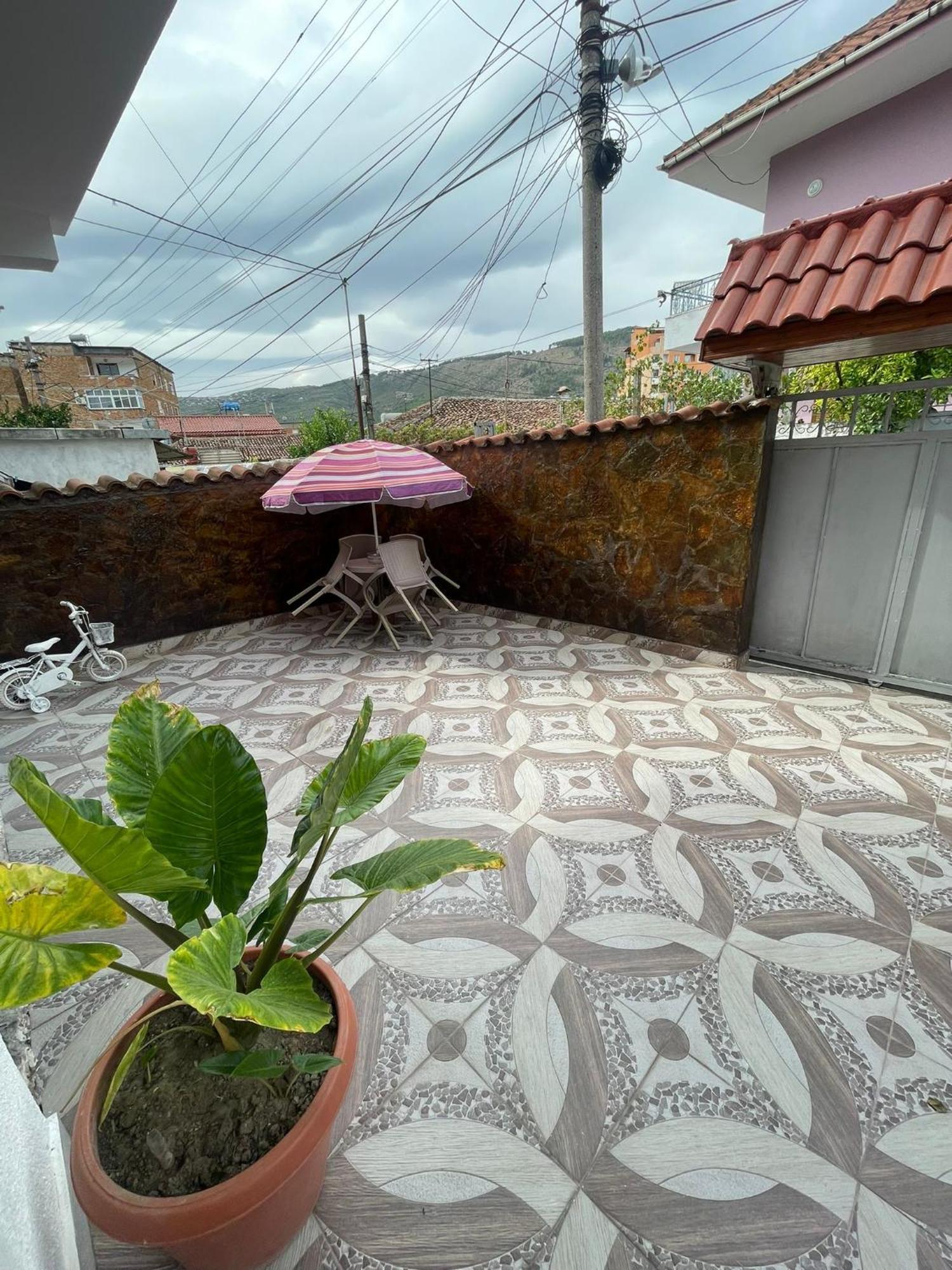 Guesthouse Albi Berat Exterior foto